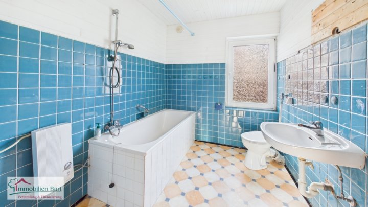 SOFORT VERFÜGBAR: WOHNHAUS + BAUGRUNDSTÜCK!
