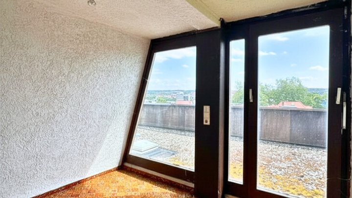 Einfamilienhaus mit ELW, tolles Grundstück mit Panoramablick über Saarbrücken