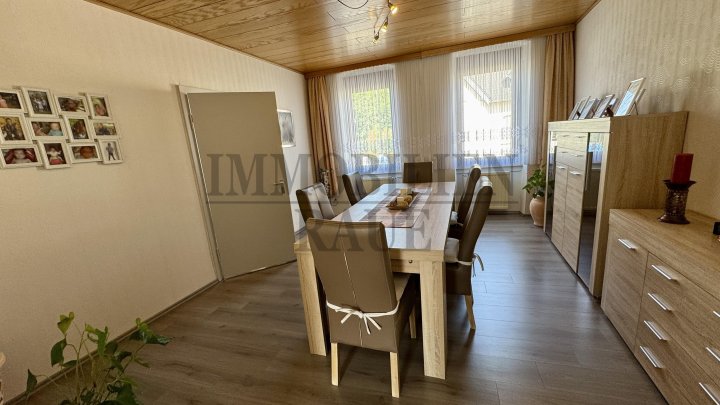 FAMILIENFREUNDLICHES UND GEPFLEGTES 1 FAMILIENHAUS MIT GROSSEM GARTEN IN RENTRICH