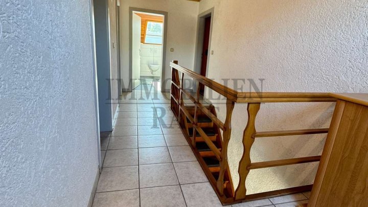 FAMILIENFREUNDLICHES UND GEPFLEGTES 1 FAMILIENHAUS MIT GROSSEM GARTEN IN RENTRICH