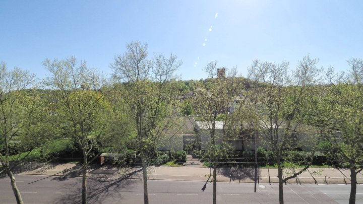 Schönes 2-Zimmer Apartment in Saarbrücken Innenstadt mit guter Belichtung/Einbauküche/Aufzug