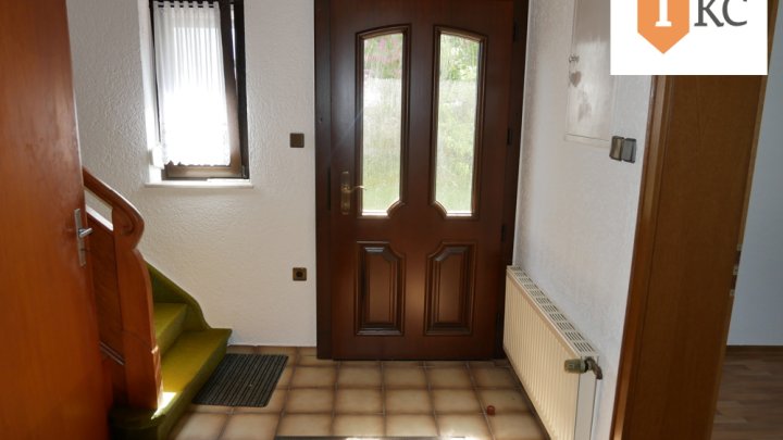 Großzügiges, gepflegtes  Doppelhaus mit großem Grundstück - Einziehen - Wohlfühlen !!