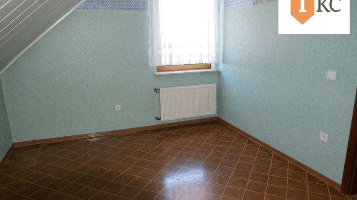 Großzügiges, gepflegtes  Doppelhaus mit großem Grundstück - Einziehen - Wohlfühlen !!