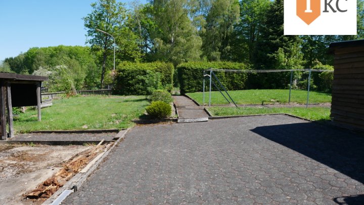Großzügiges, gepflegtes  Doppelhaus mit großem Grundstück - Einziehen - Wohlfühlen !!