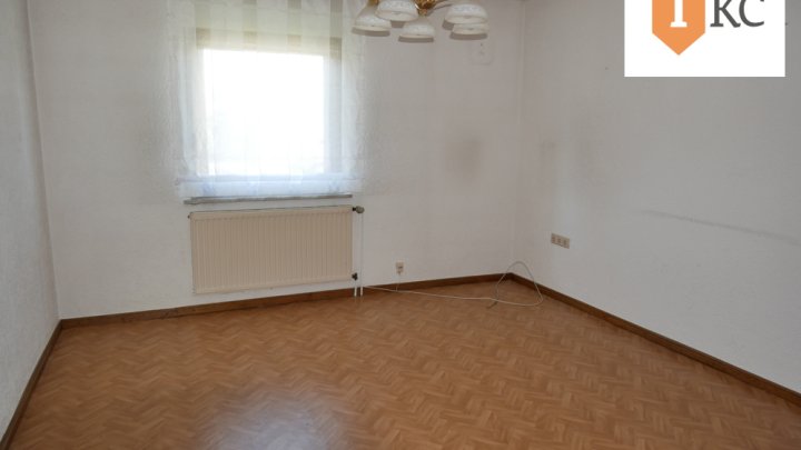 Großzügiges, gepflegtes  Doppelhaus mit großem Grundstück - Einziehen - Wohlfühlen !!