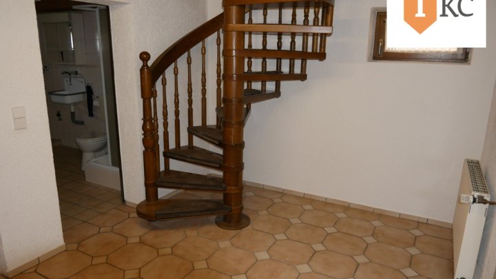 Großzügiges, gepflegtes  Doppelhaus mit großem Grundstück - Einziehen - Wohlfühlen !!
