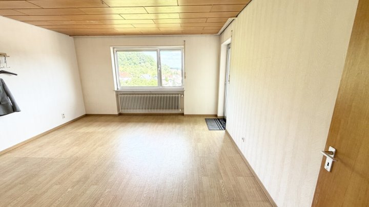 Großzügiges Einfamilienhaus mit Einliegerwohnung in begehrter Aussichtslage