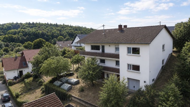 Großzügiges Einfamilienhaus mit Einliegerwohnung in begehrter Aussichtslage