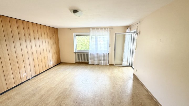 Großzügiges Einfamilienhaus mit Einliegerwohnung in begehrter Aussichtslage