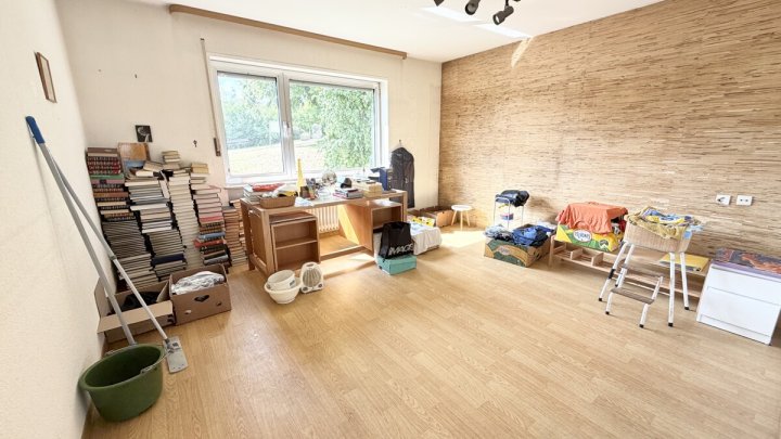 Großzügiges Einfamilienhaus mit Einliegerwohnung in begehrter Aussichtslage