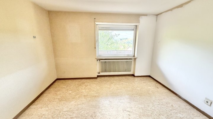 Großzügiges Einfamilienhaus mit Einliegerwohnung in begehrter Aussichtslage