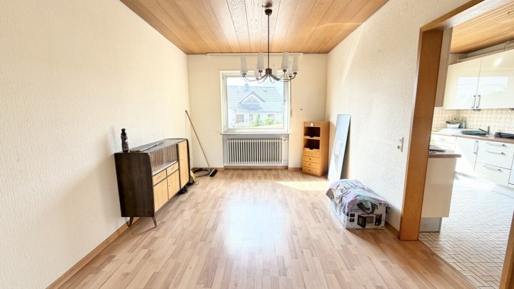 Großzügiges Einfamilienhaus mit Einliegerwohnung in begehrter Aussichtslage