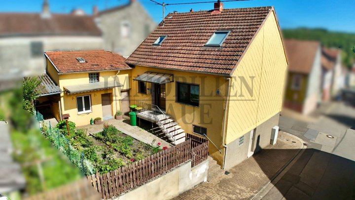 FAMILIENFREUNDLICHES, FREISTEHENDES 1 FAM.-HAUS MIT GARTEN UND 2 GARAGEN IN SULZBACH - SOFORT FREI