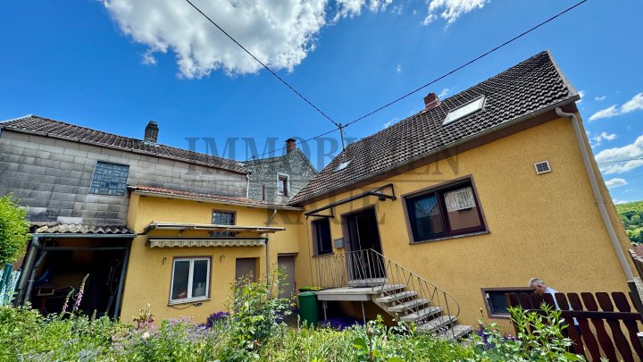 FAMILIENFREUNDLICHES, FREISTEHENDES 1 FAM.-HAUS MIT GARTEN UND 2 GARAGEN IN SULZBACH - SOFORT FREI
