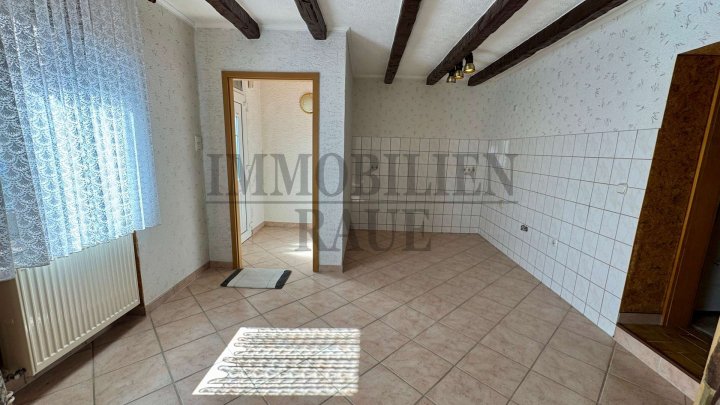 FAMILIENFREUNDLICHES 1 FAM-HAUS MIT EINLIEGERWOHNUNG IN SULZBACH - OHNE GARTEN - SOFORT FREI