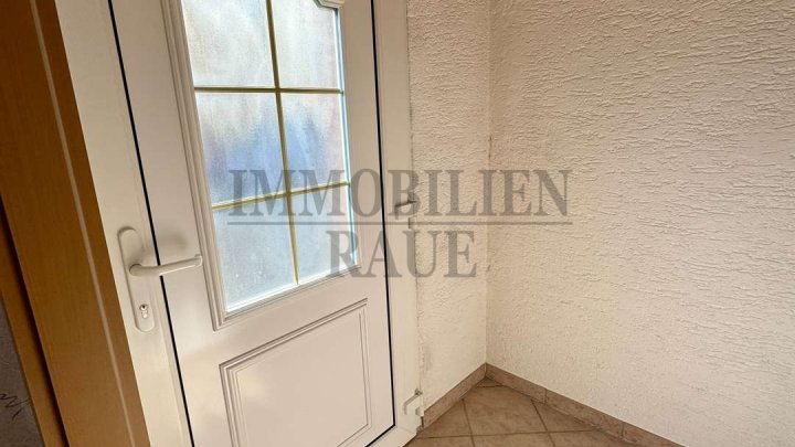 FAMILIENFREUNDLICHES 1 FAM-HAUS MIT EINLIEGERWOHNUNG IN SULZBACH - OHNE GARTEN - SOFORT FREI