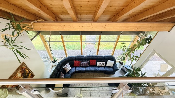 Exklusives u. großzügiges Anwesen mit Einliegerwohnung und luxuriösem Pool in Siersburg zu verkaufen