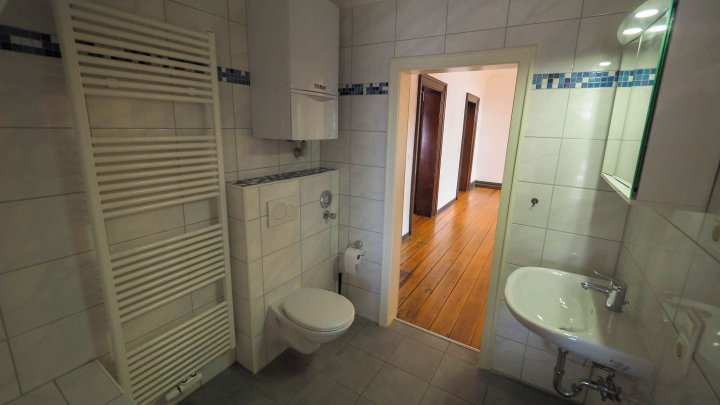 VILLA SCHWINN - Repräsentative 2,5-ZKB Altbauwohnung im DG mit EBK in ZW-City