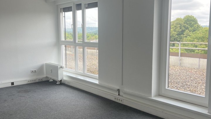 Modernes Arbeitsambiente in Saarlouis - 1 Büroraum (3.18 und 3.19) im gepflegten Bürokomplex mit Aufzug