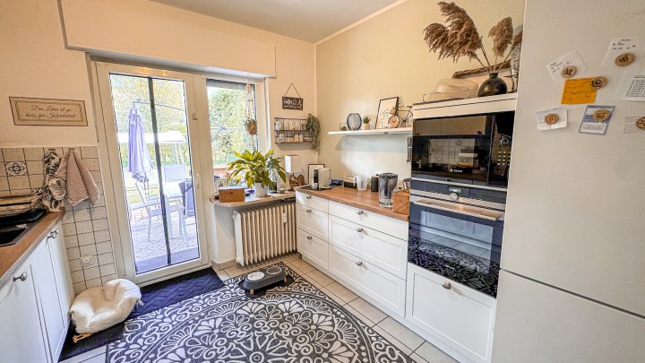 RUHIGE LAGE - Geräumige 3-ZKB Wohnung im EG mit Terrasse und Garage in ZW-City