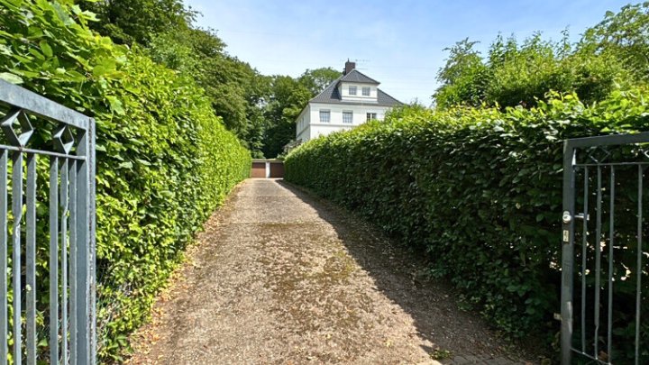 Altbauvilla mit parkähnlichem Grundstück auf dem oberen Rastpfuhl