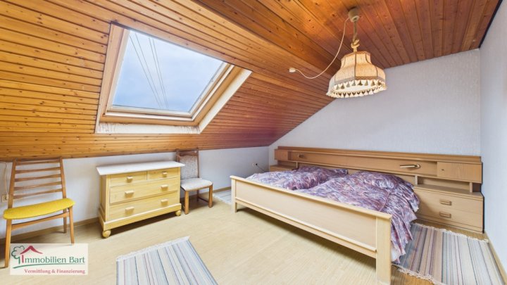 ORSCHOLZ: EINFAMILIENHAUS / GARTEN / GARAGE / VIELFÄLTIGE NUTZUNGSMÖGLICHKEITEN