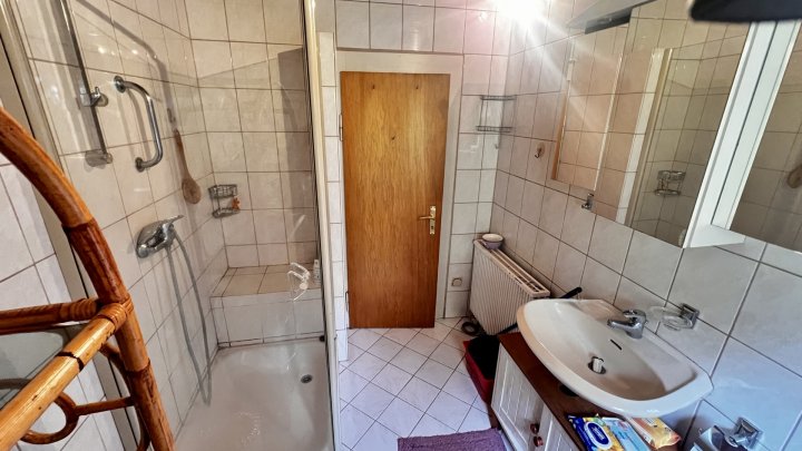 Doppelhaushälfte mit Garten und Garage - Ihr Sanierungsprojekt mit Potenzial in Großrosseln