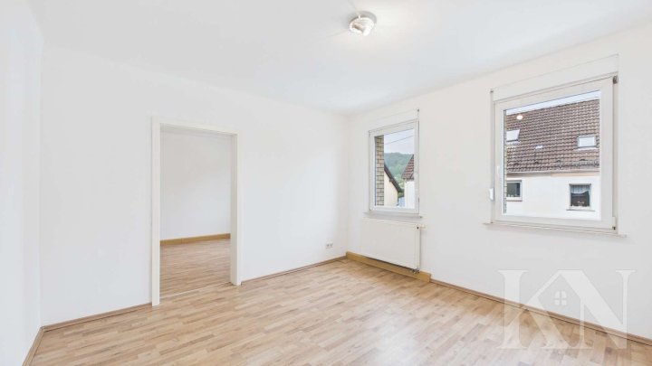 Gepflegte Doppelhaushälfte mit Garten & Ausbaupotenzial in Uchtelfangen