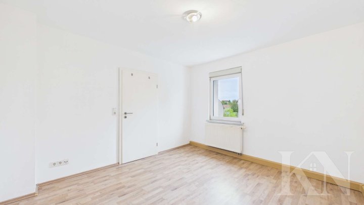Gepflegte Doppelhaushälfte mit Garten & Ausbaupotenzial in Uchtelfangen