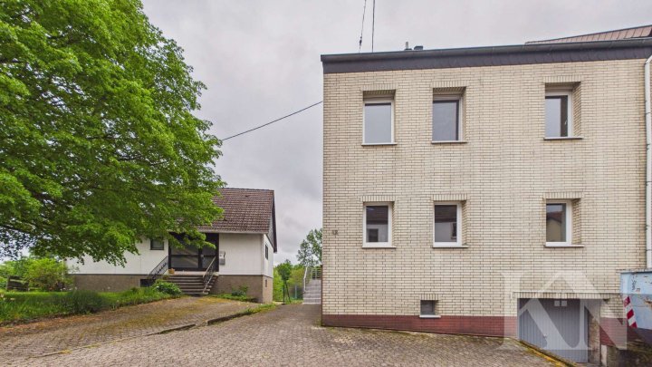 Gepflegte Doppelhaushälfte mit Garten & Ausbaupotenzial in Uchtelfangen