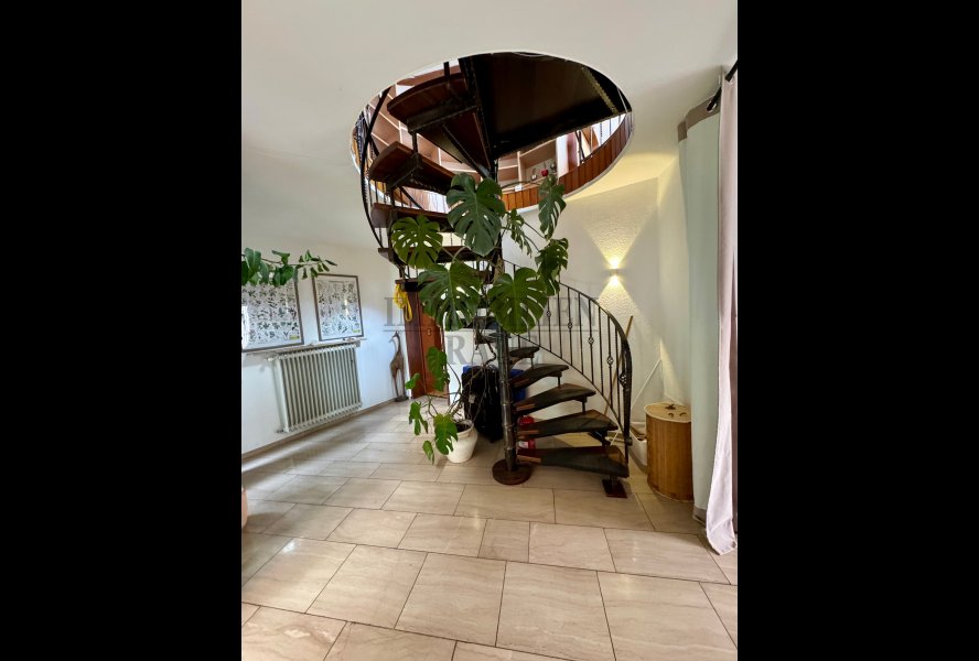 Treppe zum DG