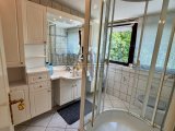 Badezimmer im DG