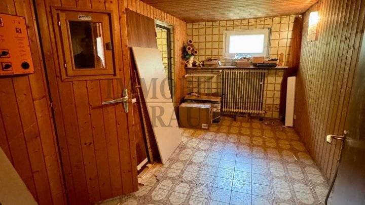 WOHNEN MIT VIEL PLATZ, PRIVATSPHÄRE UND ZAHLREICHEN EXTRAS – GEPFLEGTER WINKELBUNGALOW IN SPIESEN