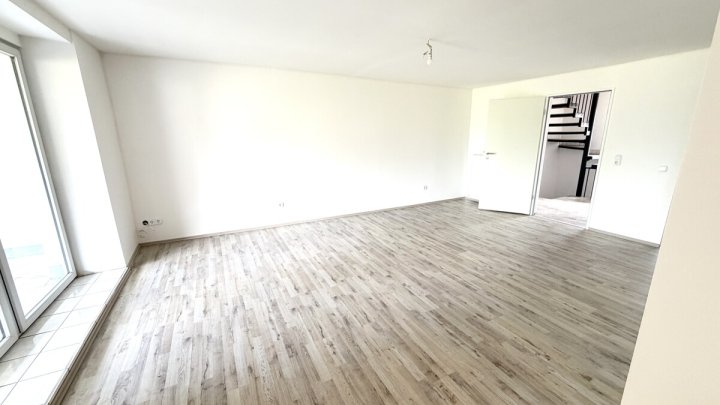 Mehrgenerationenhaus mit separaten Wohneinheiten und Scheune