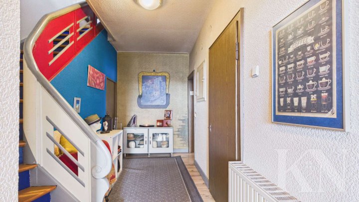 Freistehend! Großzügiges Ein,- bis Zweifamilienhaus in Wiesbach