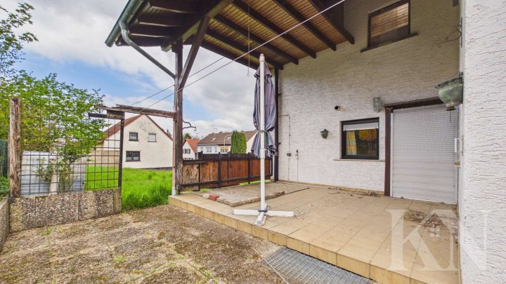 Freistehendes Ein-bis Zweifamilienhaus mit großem Grundstück & Potenzial in Schwalbach-Elm!