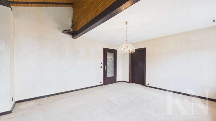 Freistehendes Ein-bis Zweifamilienhaus mit großem Grundstück & Potenzial in Schwalbach-Elm!