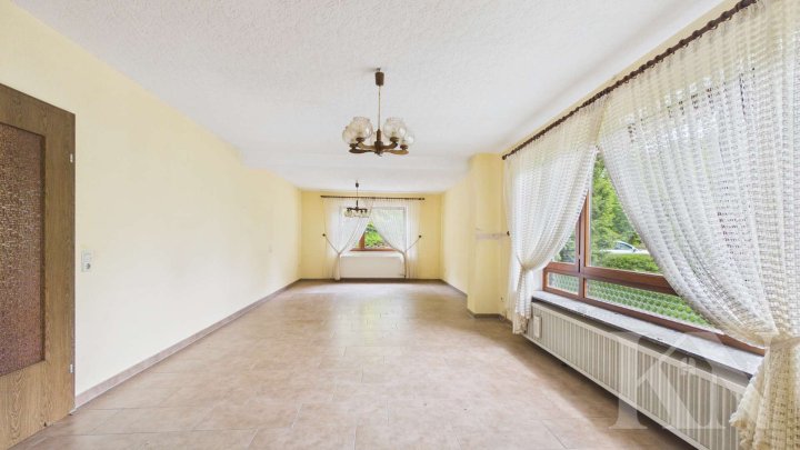 Einfamilienhaus mit großem Grundstück und vielseitigem Potenzial