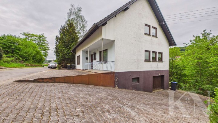 Einfamilienhaus mit großem Grundstück und vielseitigem Potenzial