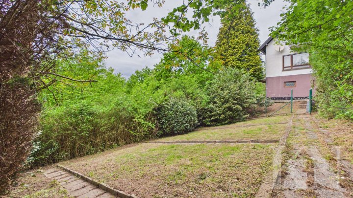 Einfamilienhaus mit großem Grundstück und vielseitigem Potenzial