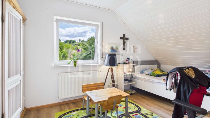 Freistehendes Einfamilienhaus mit Pool, Sauna und PV-Anlage - Viel Platz & Komfort in ruhiger Lage