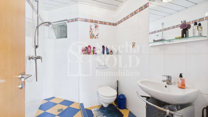 Freistehendes Einfamilienhaus mit Pool, Sauna und PV-Anlage - Viel Platz & Komfort in ruhiger Lage