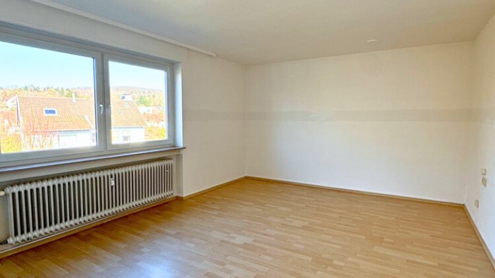 Großzügige 4 ZKB Wohnung mit Balkonn & Stellplatz in Dudweiler-Süd