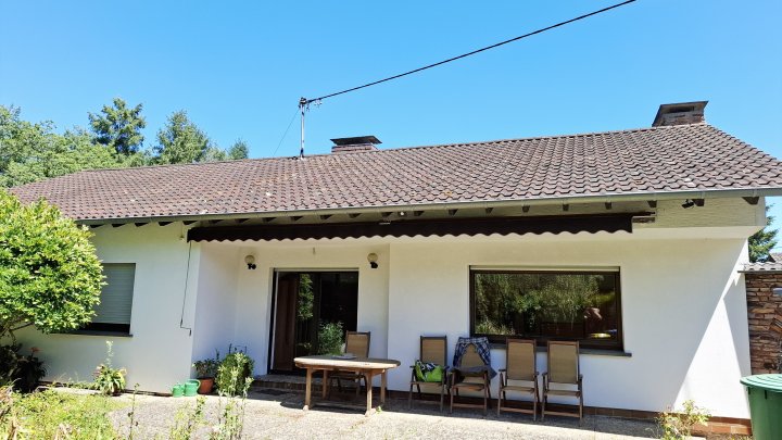 Familienfreundlicher Bungalow mit großzügigem Garten und Teich in Merzig-Schwemlingen