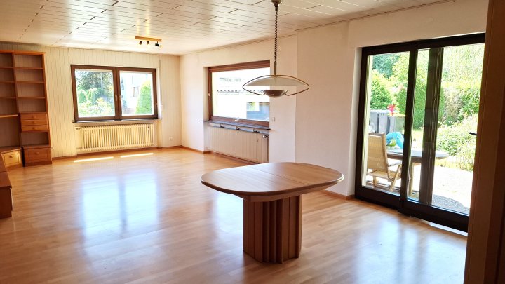 Familienfreundlicher Bungalow mit großzügigem Garten und Teich in Merzig-Schwemlingen