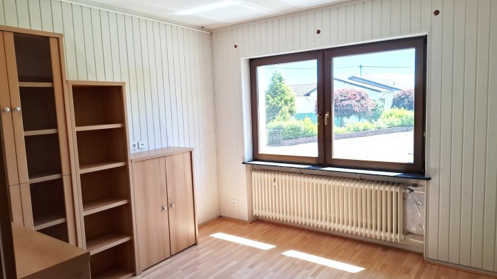 Familienfreundlicher Bungalow mit großzügigem Garten und Teich in Merzig-Schwemlingen