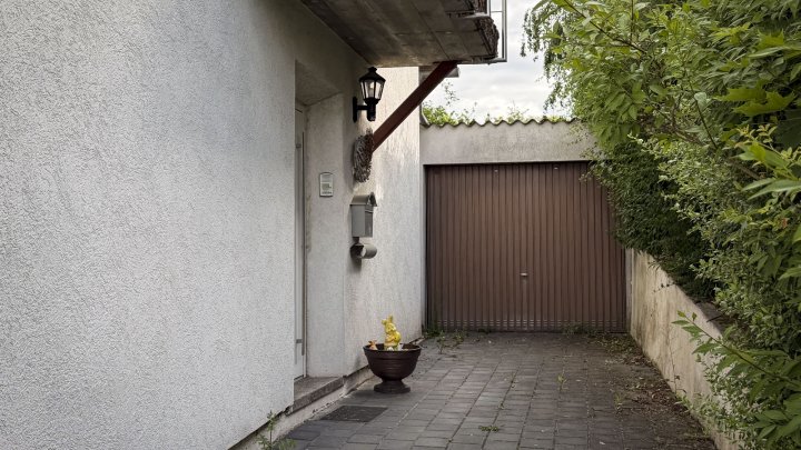 Gepflegtes Einfamilienhaus in ruhiger Sackgasse und im Grünen gelegen