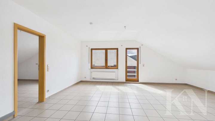 Großzügige 3-Zimmer-Dachgeschosswohnung mit Balkon in Püttlingen