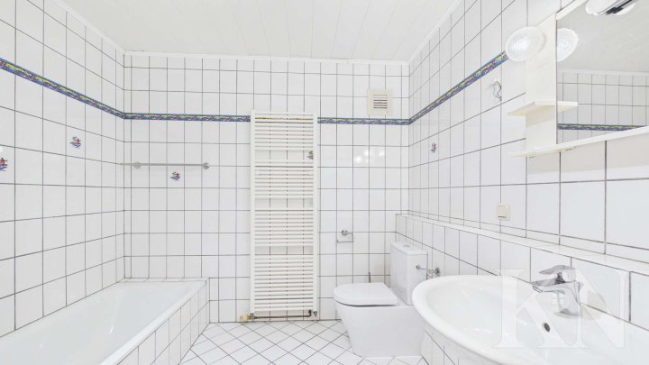 Großzügige 3-Zimmer-Dachgeschosswohnung mit Balkon in Püttlingen
