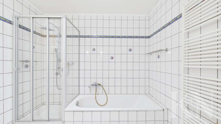 Großzügige 3-Zimmer-Dachgeschosswohnung mit Balkon in Püttlingen
